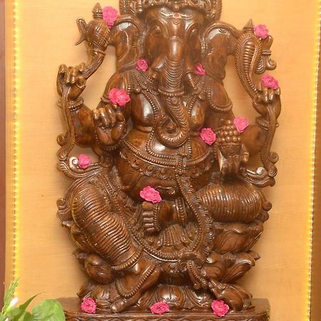 Hotel Kanakabhishegam Tirukkadaiyur Eksteriør billede