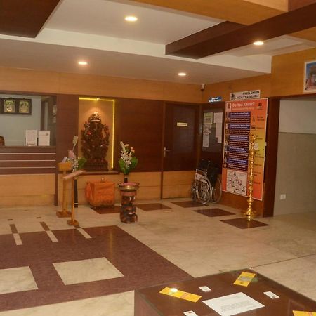Hotel Kanakabhishegam Tirukkadaiyur Eksteriør billede