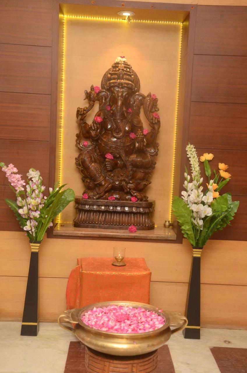 Hotel Kanakabhishegam Tirukkadaiyur Eksteriør billede
