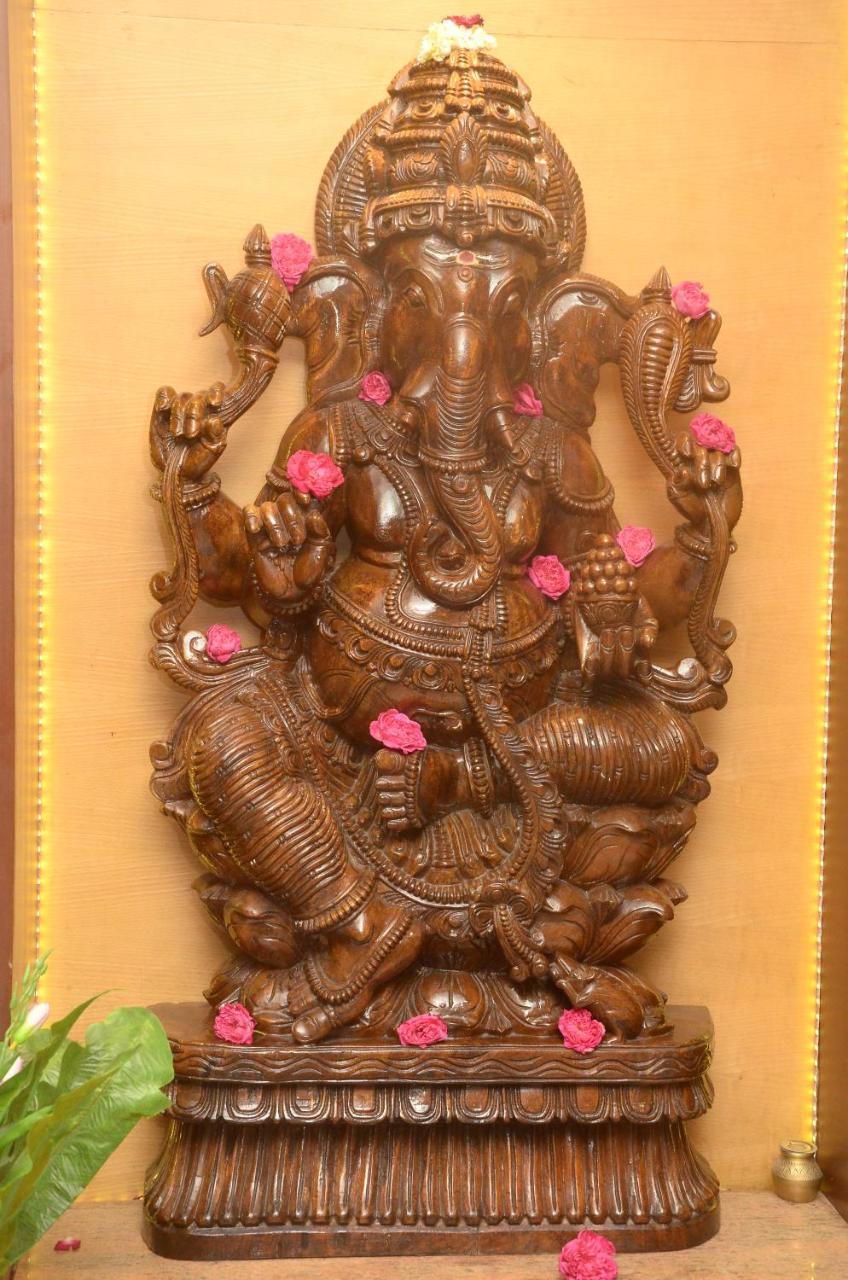 Hotel Kanakabhishegam Tirukkadaiyur Eksteriør billede